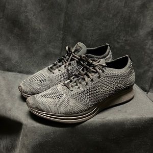 NIKE Fkyknit Racer Triple Black Mens Sz 9.5